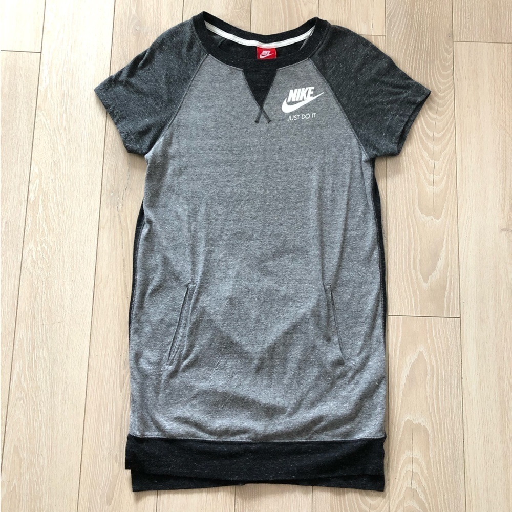 Nike Organic Cotton Blend Relaxed Fit T Shirt Dress in Gray Size XS